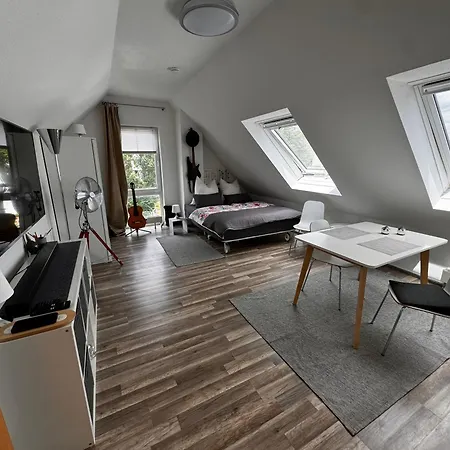Gemuetliche Helle Dach-Wohnung In Frankfurt Frankfurt am Main Exterior photo